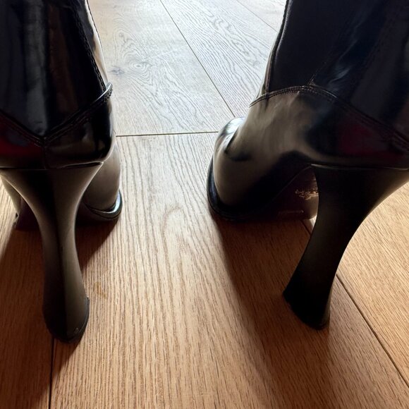Elegance, with an edge!  Exquisite and RARE Prada booties, 35 - Picture 7 of 10